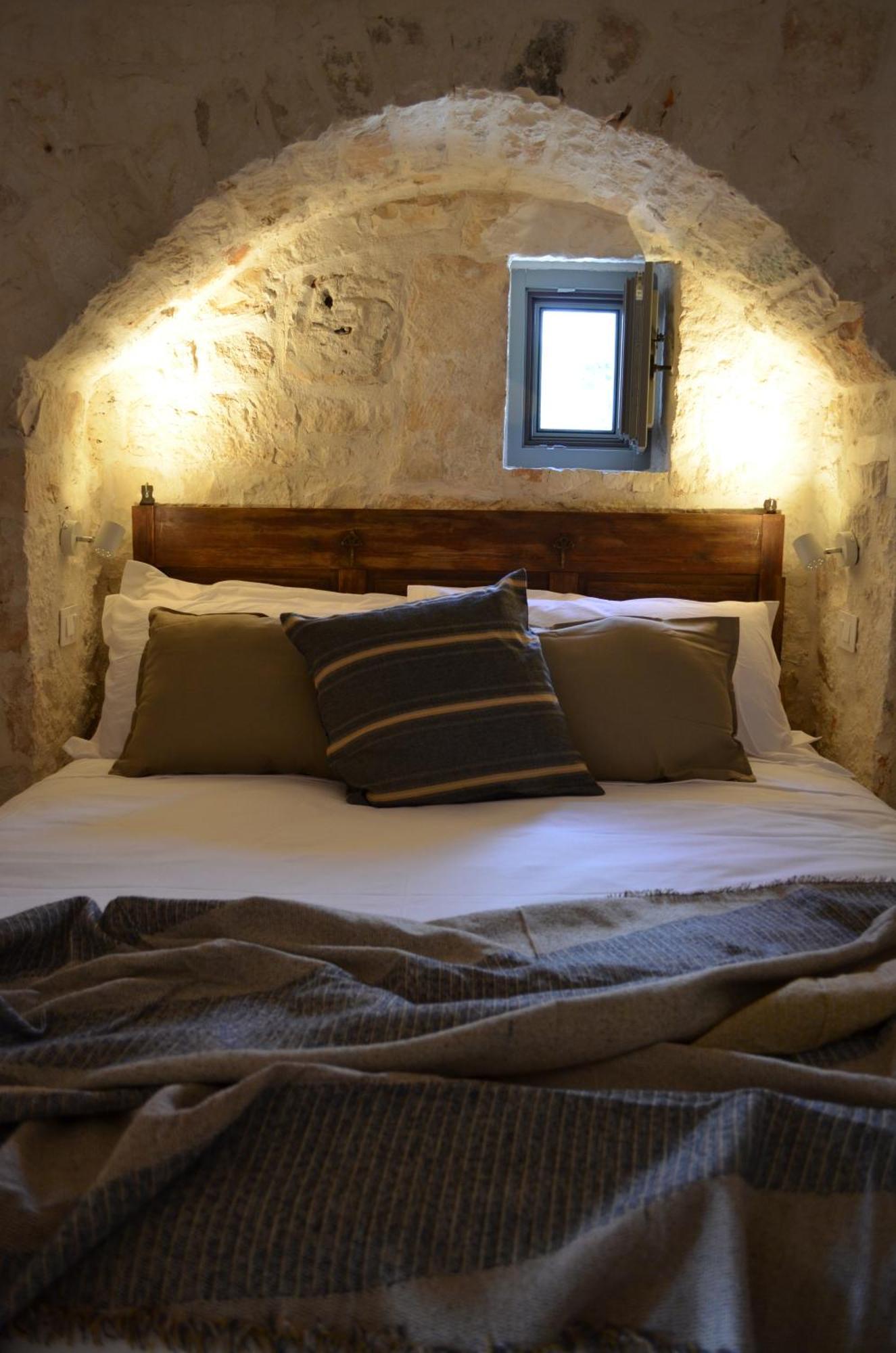 B&B Fuga Al Trullo Остуні Екстер'єр фото