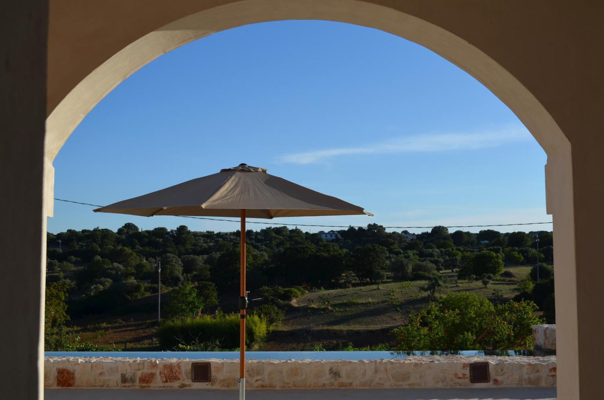 B&B Fuga Al Trullo Остуні Екстер'єр фото